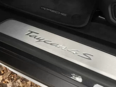 Foto van Porsche Taycan