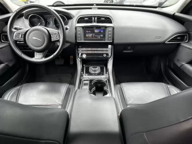 Foto van Jaguar XE
