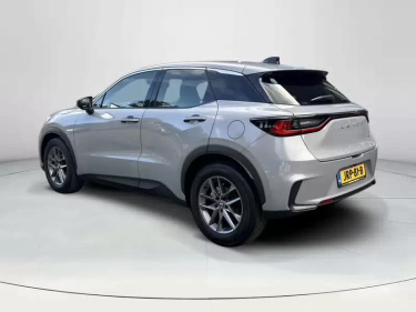 Foto van Lexus LBX