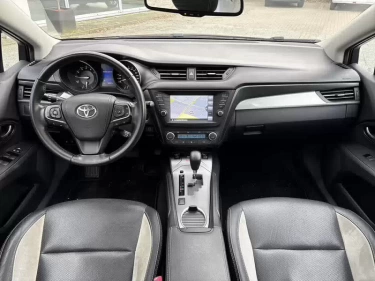 Foto van Toyota Avensis Touring Sports