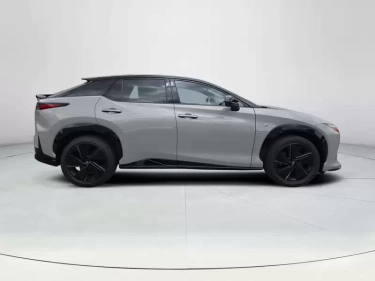 Foto van Lexus RZ