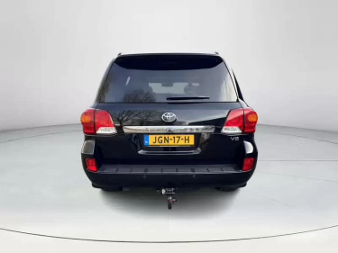 Foto van Toyota Land Cruiser V8