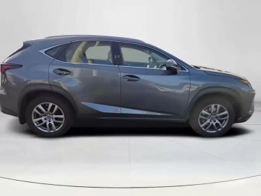 Foto van Lexus NX