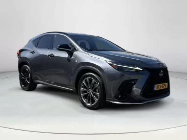 Foto van Lexus NX