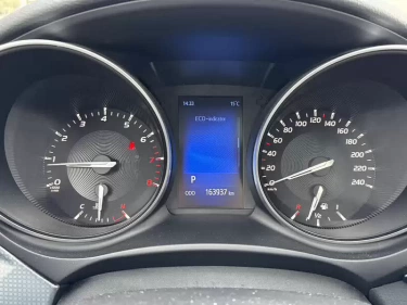 Foto van Toyota Avensis Touring Sports