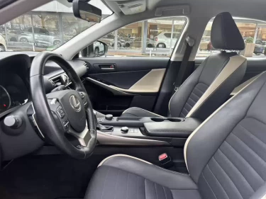 Foto van Lexus IS