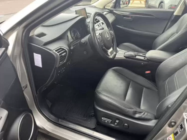 Foto van Lexus NX