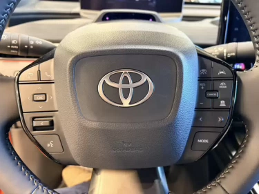 Foto van Toyota C-HR+