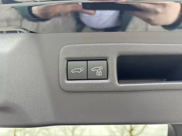 Foto van Toyota C-HR+