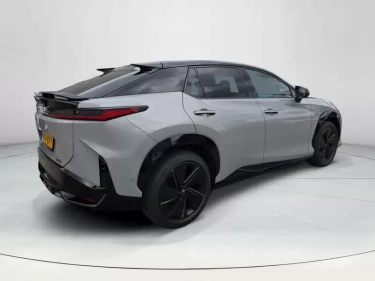 Foto van Lexus RZ