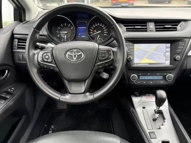 Foto van Toyota Avensis Touring Sports