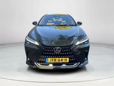 Foto van Lexus NX