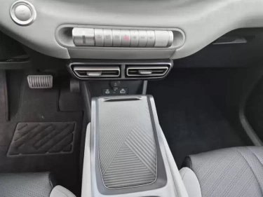 Foto van BYD DOLPHIN SURF