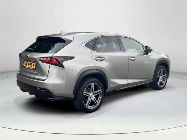 Foto van Lexus NX