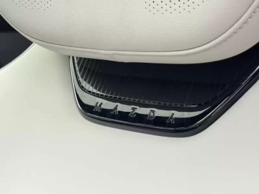 Foto van Mazda CX-6e