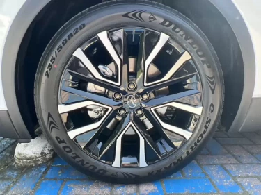 Foto van Toyota C-HR+