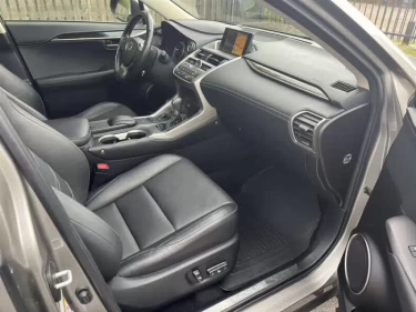 Foto van Lexus NX