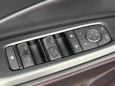 Foto van Lexus LBX