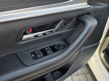 Foto van Mazda CX-60