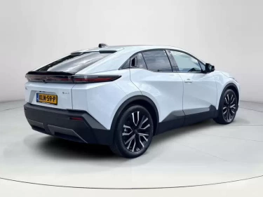 Foto van Toyota C-HR+