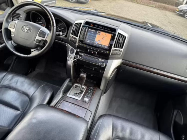 Foto van Toyota Land Cruiser V8