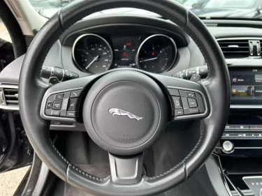 Foto van Jaguar XE