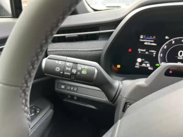 Foto van Lexus LBX