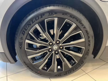 Foto van Toyota C-HR+