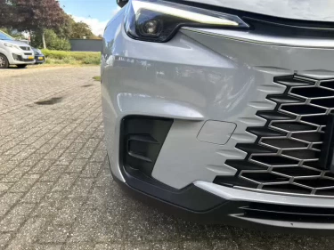 Foto van Lexus LBX