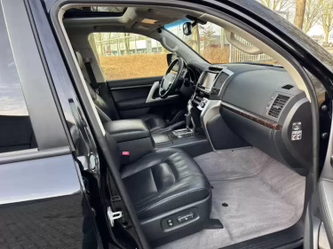 Foto van Toyota Land Cruiser V8