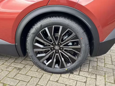 Foto van Toyota C-HR+