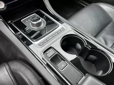 Foto van Jaguar XE