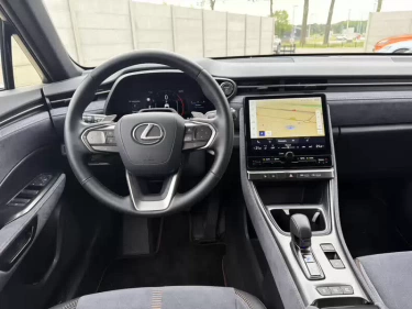 Foto van Lexus LBX