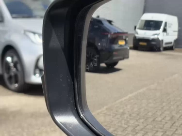 Foto van Toyota C-HR+