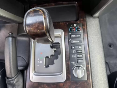 Foto van Toyota Land Cruiser V8