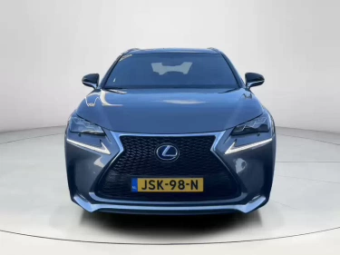 Foto van Lexus NX