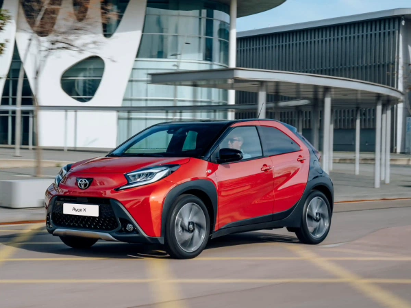 AUTOTIP: Toyota Aygo X - dé stadsauto die groter denkt