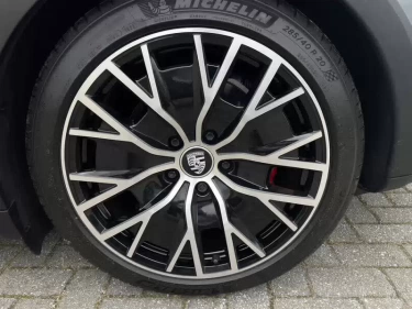 Foto van Porsche Taycan