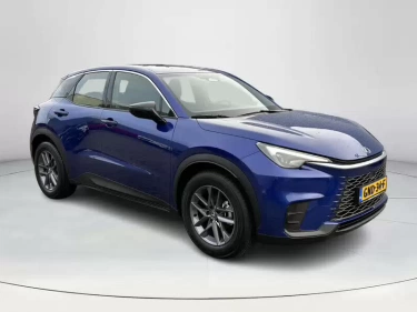 Foto van Lexus LBX