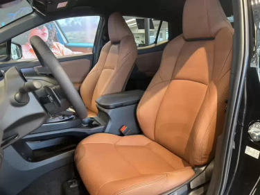 Foto van Toyota C-HR+