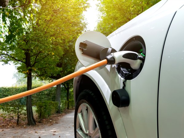 Kleine elektrische auto kopen? Lees de voor- en nadelen