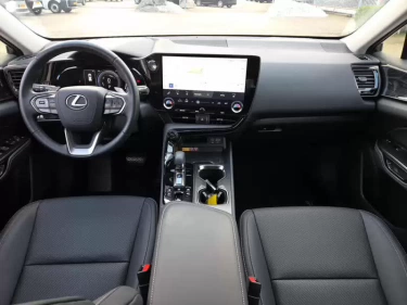 Foto van Lexus NX