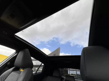 Foto van Toyota C-HR+