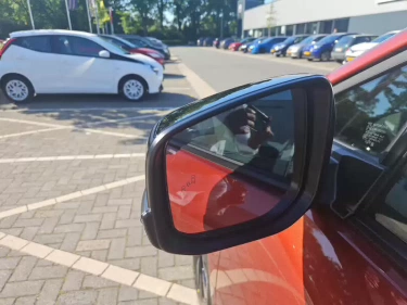 Foto van Toyota C-HR+