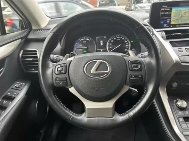 Foto van Lexus NX