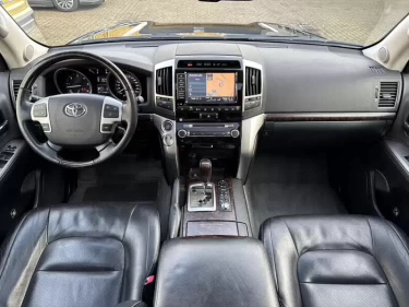 Foto van Toyota Land Cruiser V8