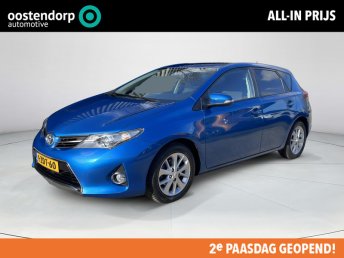 Toyota Auris 1.3 Now | Airco | Cruise Control | Licht metalen velgen | Trekhaak occasion 2015