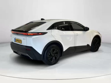 Foto van Toyota C-HR+