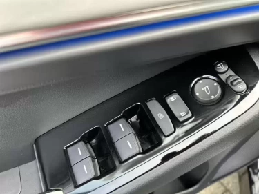 Foto van Honda e:Ny1