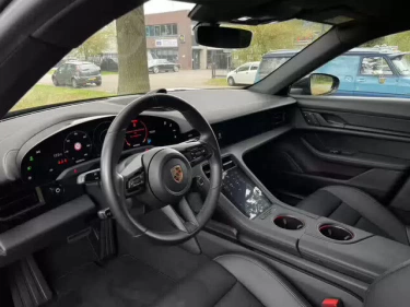 Foto van Porsche Taycan